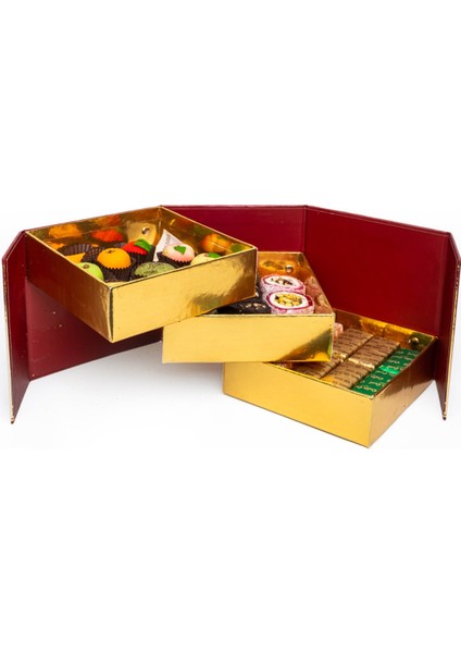 Spesiyal Lokum, Marzipan ve Gofret Çeşitleri Özel 3 Katlı Kutusuyla indirimleri