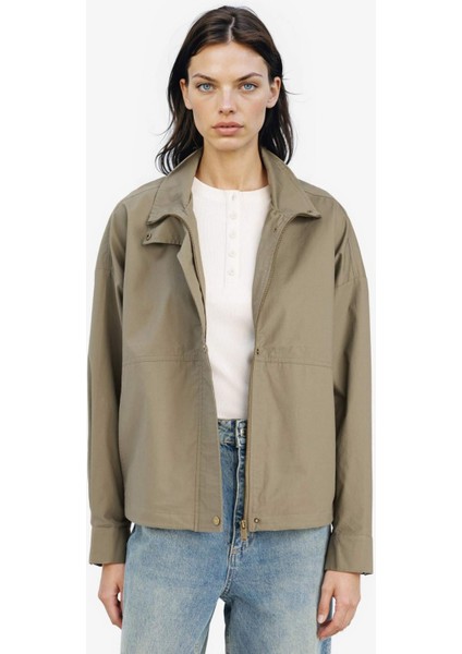 Su Geçirmez Relax Fit Pamuklu Fermuarlı Mont E8609AX25AU modelleri