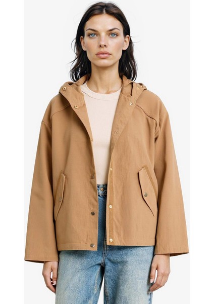 Su Geçirmez Regular Fit Kapüşonlu Çıtçıtlı Mont E8620AX25AU