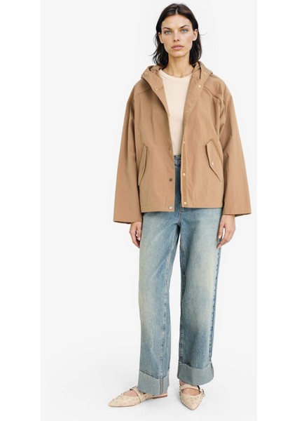 Su Geçirmez Regular Fit Kapüşonlu Çıtçıtlı Mont E8620AX25AU fiyatları