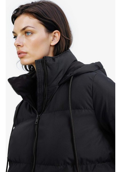 Standart Fit Kapüşonlu Fermuarlı Cepli Şişme Mont E9592AX25SP indirimleri