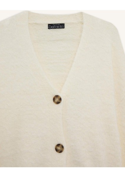 Regular Fit V Yaka Triko Hırka K7886AZ25WN modelleri