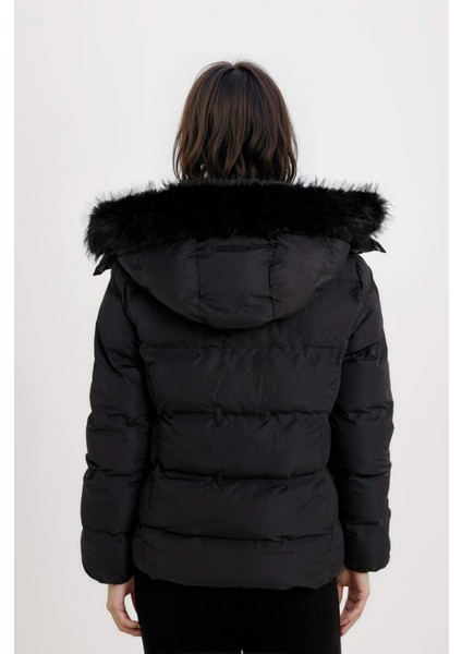 Su Geçirmez Puffer Şişme Mont Kapüşonlu Fermuar Çıtçıt Kapmalı Cepli C9523AX24WN