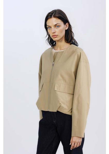 Su Geçirmez Cepli Fermuarlı Hafif Mont E3377AX25SP modelleri