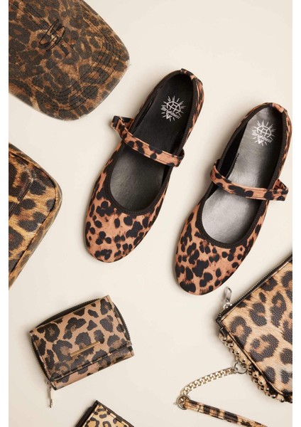 Kadın Leopar Desenli Tek Bantlı Düz Taban Babet