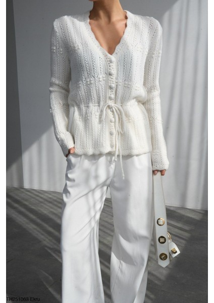 V Yaka Bağlama Detaylı Düğmeli Hırka fiyatları