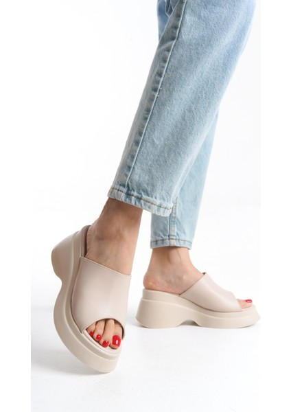 Yüksek Platform Dolgu Topuk Tek Büyük Şeritli Cilt Yazlık Kadın Terlik Sandalet Ayakkabı