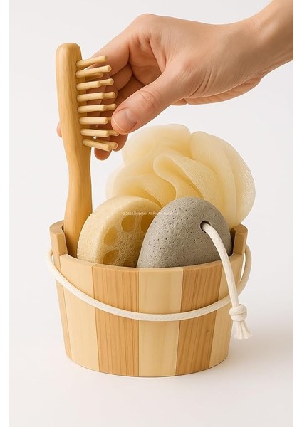 Rustik Ahşap Kovada Banyo Seti, Yumuşak Köpüren Lif, Doğal Kabak Lifi, Ponza Taşı ve Ahşap Masaj Tarağı, Cilt Bakımı ve Duş Keyfi Için Spa Bakım Seti indirimleri