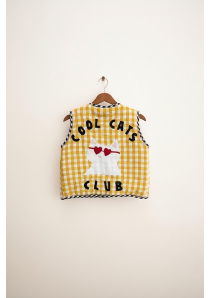 Unisex Çocuk Pamuklu Sarı Ekose Cool Cats Club Yelek - Kalpli Gözlüklü Kedi Aplikeli