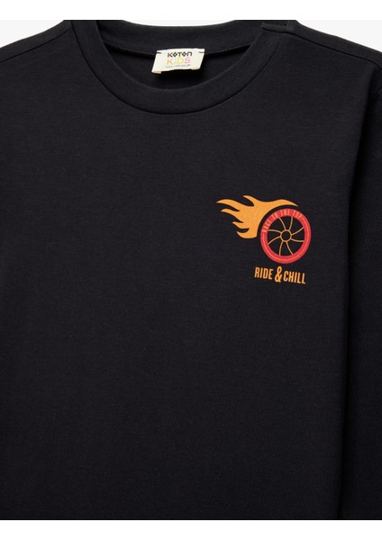 Pamuklu Uzun Kollu Bisiklet Yaka Baskılı Tişört modelleri