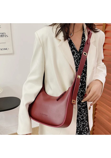 Kadın Baget Uzunluk Ayarlı 4 Kademeli Omuz Çantası