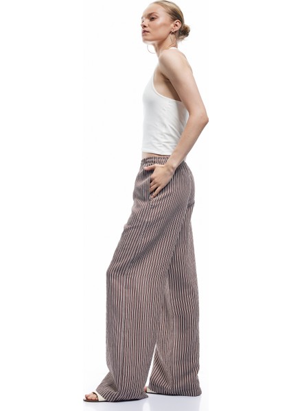 Beli Bağcıklı Rahat Kalıp Cepli Modal Karışımlı Çizgili Pantolon