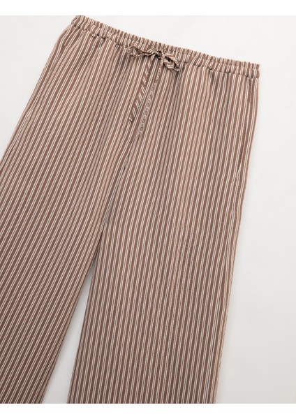 Beli Bağcıklı Rahat Kalıp Cepli Modal Karışımlı Çizgili Pantolon indirimleri