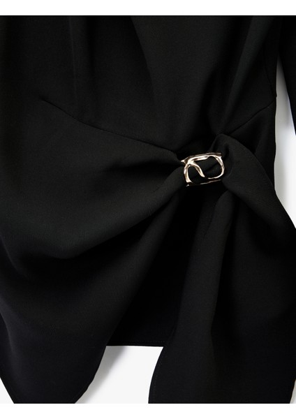 Uzun Kollu Degaje Yaka Metal Aksesuarlı Büzgülü Asimetrik Bluz fırsatları