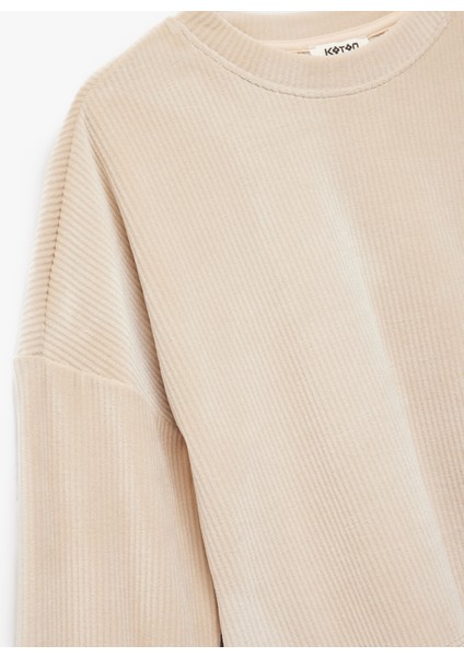 Uzun Kollu Bisiklet Yaka Kalp Detaylı Fitilli Sweatshirt fırsatları