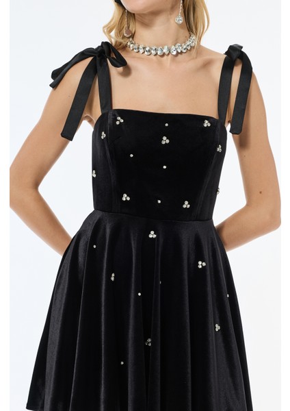 Kare Yaka Volanlı Taş Detaylı Kadife Kolsuz Mini Elbise indirimleri