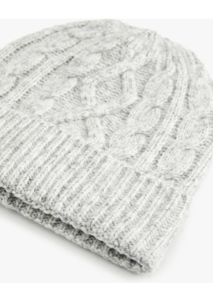 Katlama Detaylı Saç Örgü Dokulu Triko Bere modelleri