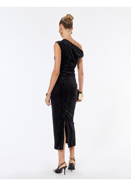 Kolsuz Kayık Yaka Slim Fit Metal Aksesuarlı Payetli Midi Abiye Elbise fırsatları