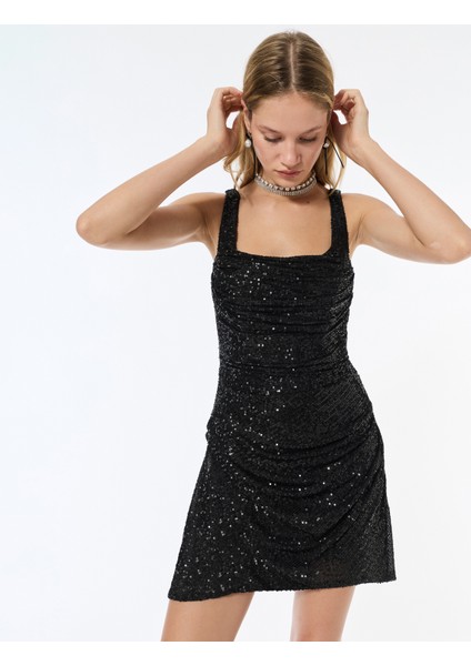 Payetli Kolsuz Degaje Yaka Drapeli Mini Abiye Elbise