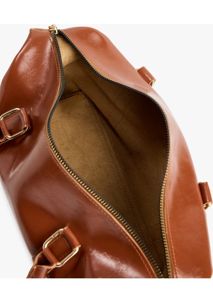 Metal Aksesuarlı Tokalı Fermuarlı Suni Deri El Çantası indirimleri