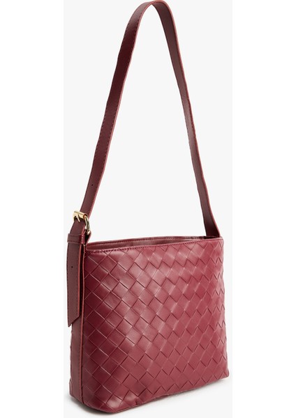 Örgü Desenli Toka Detaylı Suni Deri Omuz Çantası fiyatları