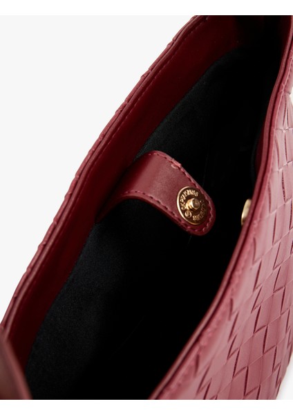 Örgü Desenli Toka Detaylı Suni Deri Omuz Çantası fırsatları