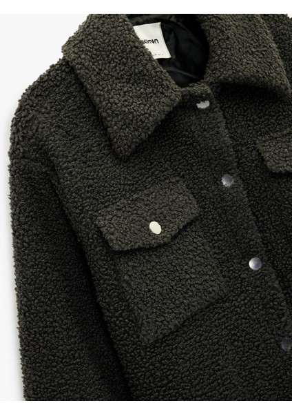 Düğmeli Uzun Kollu Kapaklı Cep Detaylı Peluş Ceket modelleri