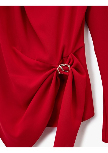 Uzun Kollu Degaje Yaka Metal Aksesuarlı Büzgülü Asimetrik Bluz modelleri