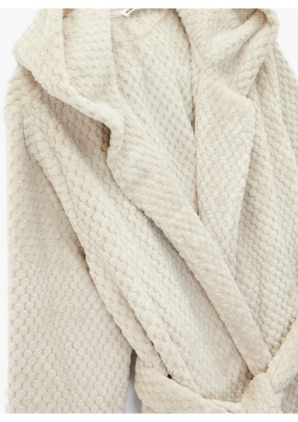 Uzun Kollu Kapüşonlu Kemerli Peluş Sabahlık modelleri