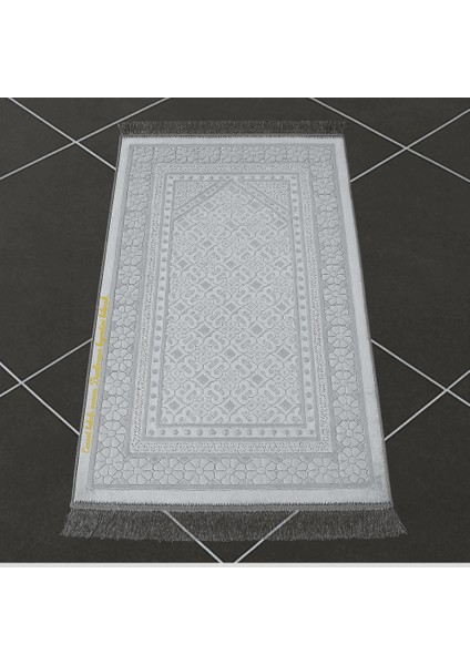 Kişiye Özel Nakış Işlemeli Saf Ipek Kadife Kumaştan Gri Renk Hediyelik Seccade fiyatları