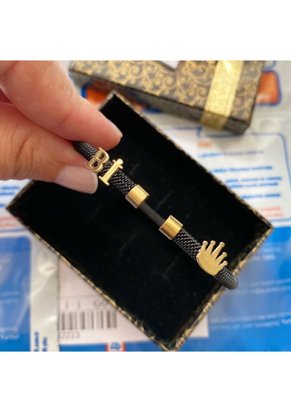 Gümüş Harf ve Kral Tacı Siyah Çelik Bileklik fırsatları