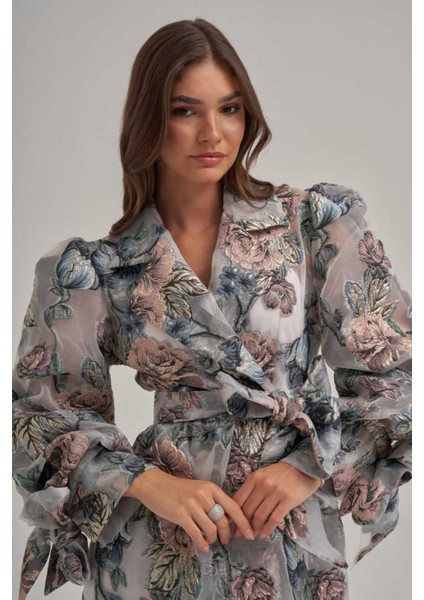 Özel Çiçek Desen Kol Fiyonk Detaylı Jakar Kumaş Uzun Ceket fiyatları