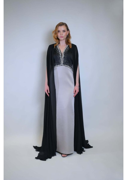 Gri Renk Saten ve Şifon Kumaş Taş Detaylı Pelerin Abiye