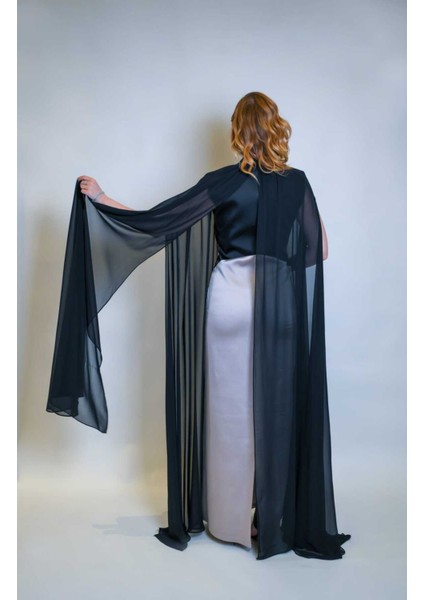 Gri Renk Saten ve Şifon Kumaş Taş Detaylı Pelerin Abiye fırsatları