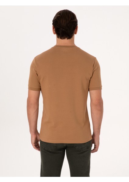 Erkek Kahverengi Regular Fit %100 Pamuk Bisiklet Yaka Basic T-shirt 50319801-VR153 indirimleri