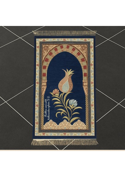 Kişiye Özel Nakış Işlemeli Lale Motifli Astarlı Saçaklı Lacivert Renk Hediyelik Seccade fiyatları