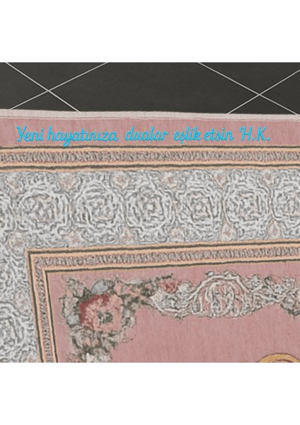 Kişiye Özel Nakış Işlemeli Çiçek Desenli Kendinden Saçaklı Pembe Renk Hediyelik Seccade modelleri