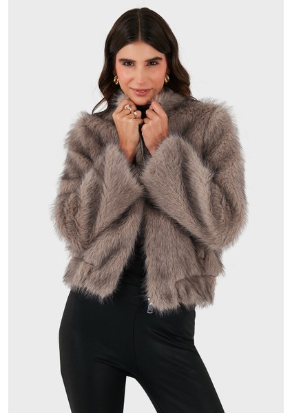 Regular Fit Bisiklet Yaka Fermuarlı Kürk Bayan Kürk 68912359939 fırsatları