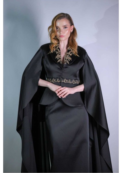 Hürrem Model Pelerin Kol Detaylı Siyah Saten Takım modelleri