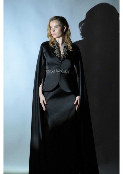 Hürrem Model Pelerin Kol Detaylı Siyah Saten Takım fırsatları