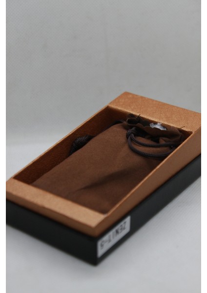 Deri Keseli Slim Siyah Gold Desenli Çakmak fırsatları