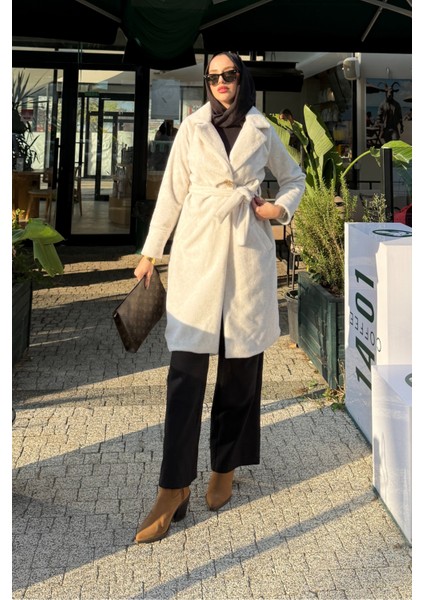 Düğme Detaylı Astarlı Angora Kaban- Krem
