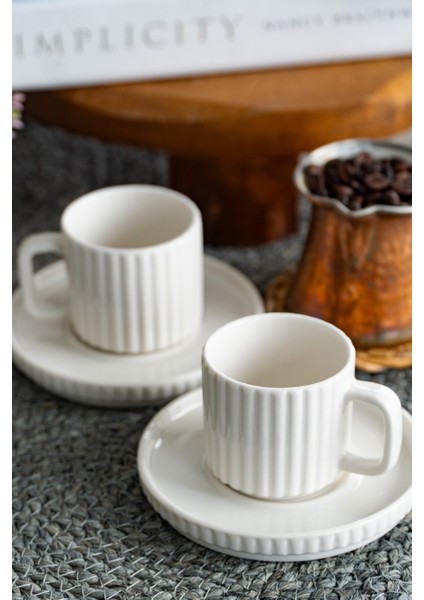Satürn 4 Parça 2 Kişilik Porselen Kahve Fincan Takımı
