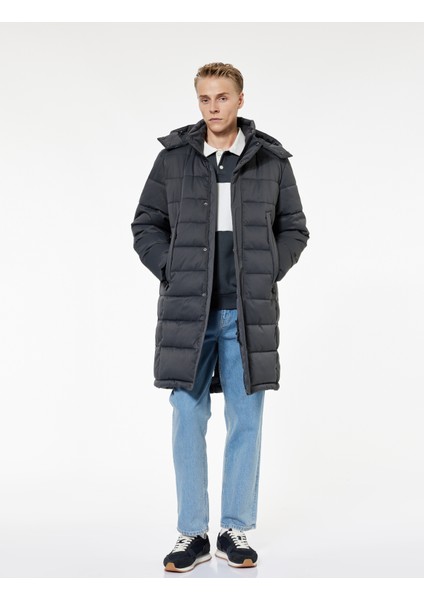 Uzun Kollu Cepli Kapşonlu Uzun Şişme Mont