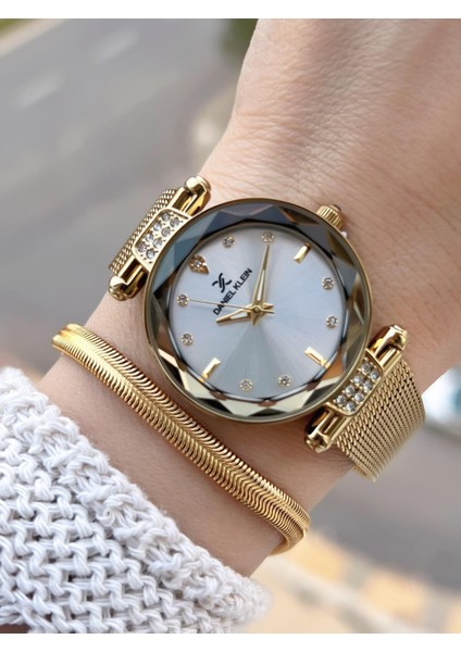 Çelik Kordonlu 2 Yıl Garantili 3 Atm Suya Dayanıklı Kadın Kol Saati+Bileklik BF.10981.2