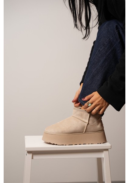Kadın Kalın Taban İçi Kürklü Yarım Bot Tefis Bej Süet