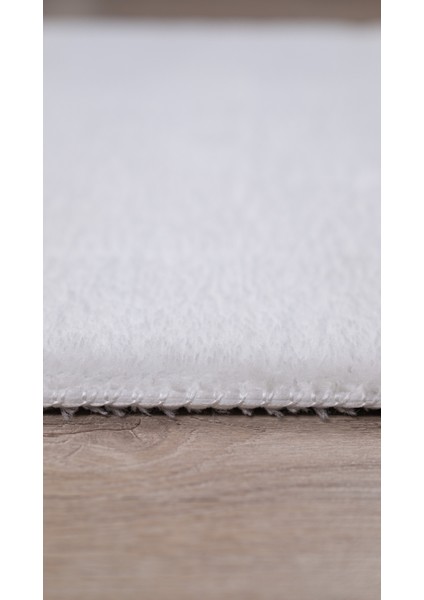Beyaz Post Peluş Halı – Ultra Yumuşak, Yıkanabilir, Kaymaz Dot Taban, Antibakteriyel – Salon, Koridor ve Çocuk Odası Halısı indirimleri