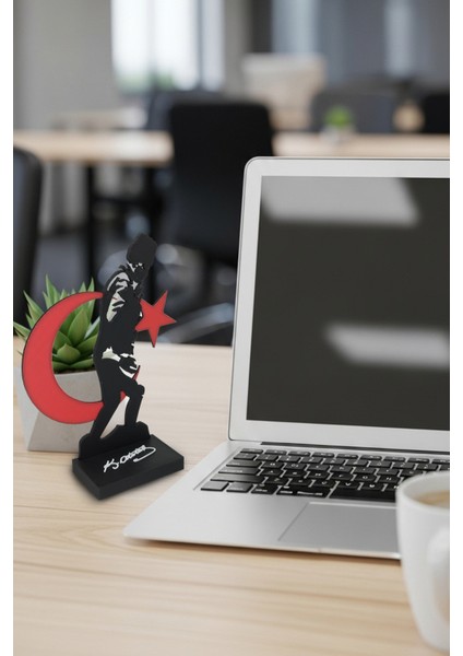 Ay Yıldızlı Mustafa Kemal Atatürk Figürü Karakter