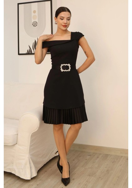 Tek Omuzlu Eteği Piliseli Kemerli Midi Elbise 2373-SIYAH