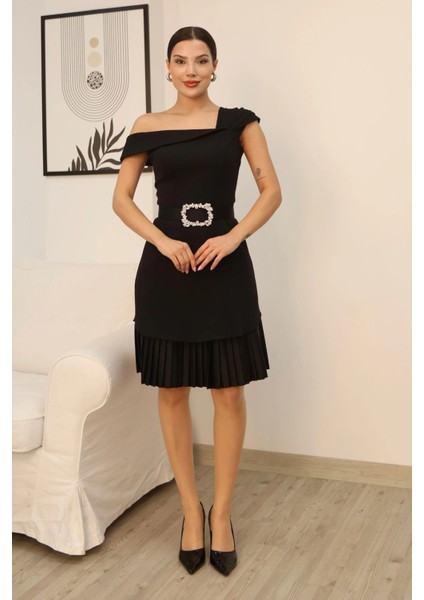 Tek Omuzlu Eteği Piliseli Kemerli Midi Elbise 2373-SIYAH fırsatları